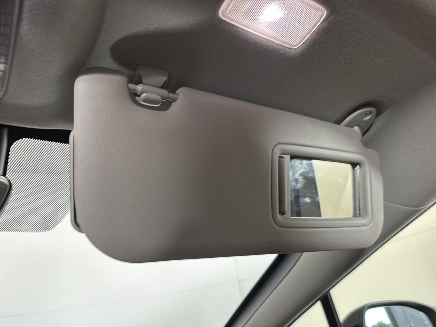 2025 Toyota Prius LE (Natl)