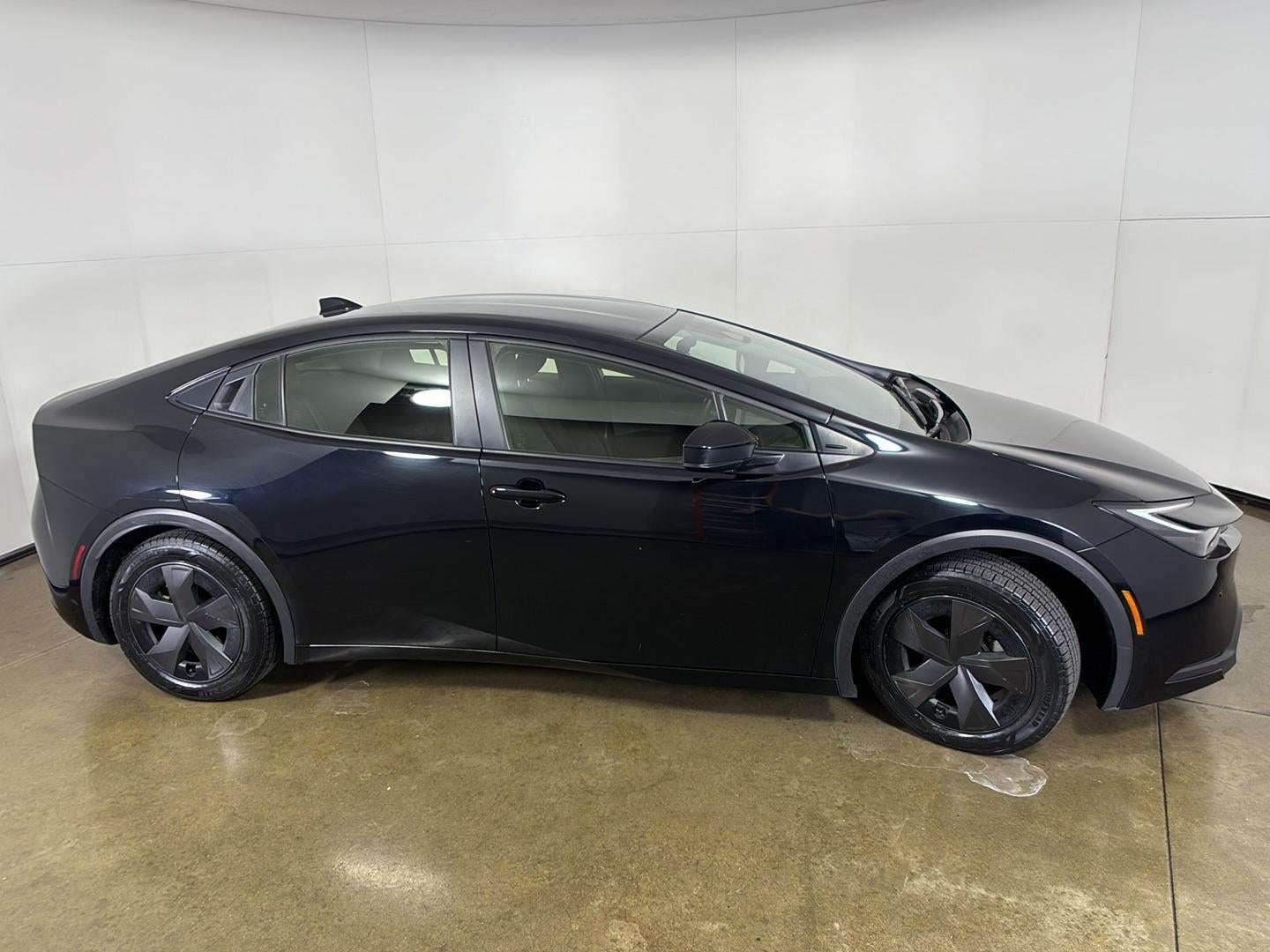 2025 Toyota Prius LE (Natl)