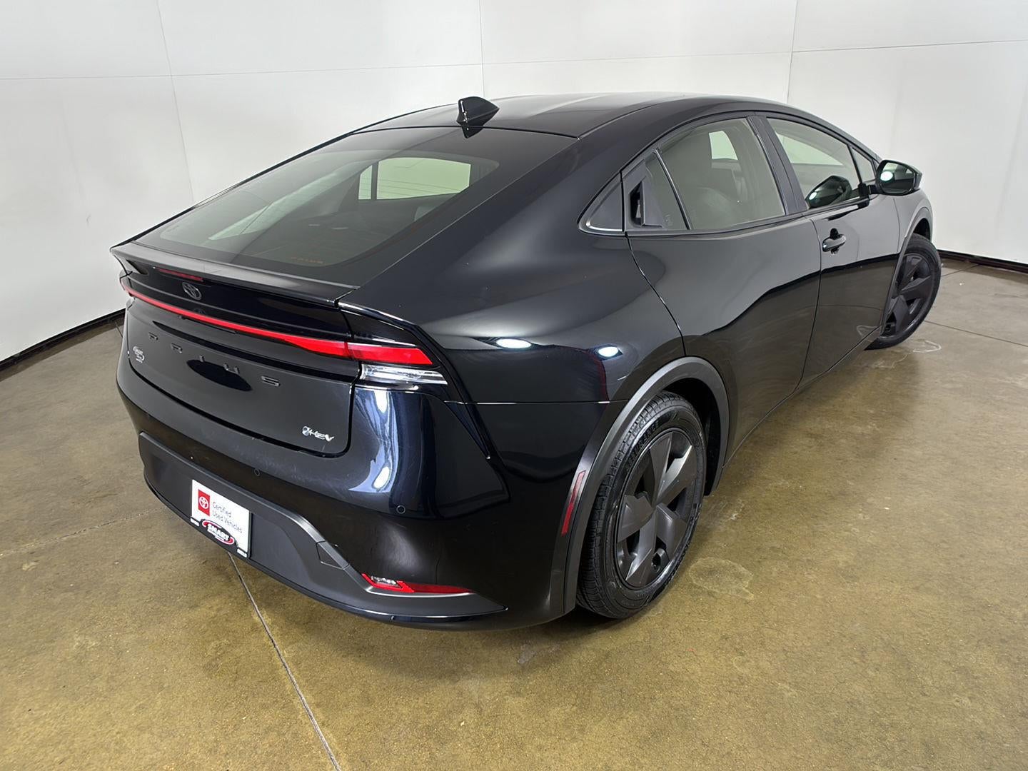 2025 Toyota Prius LE (Natl)