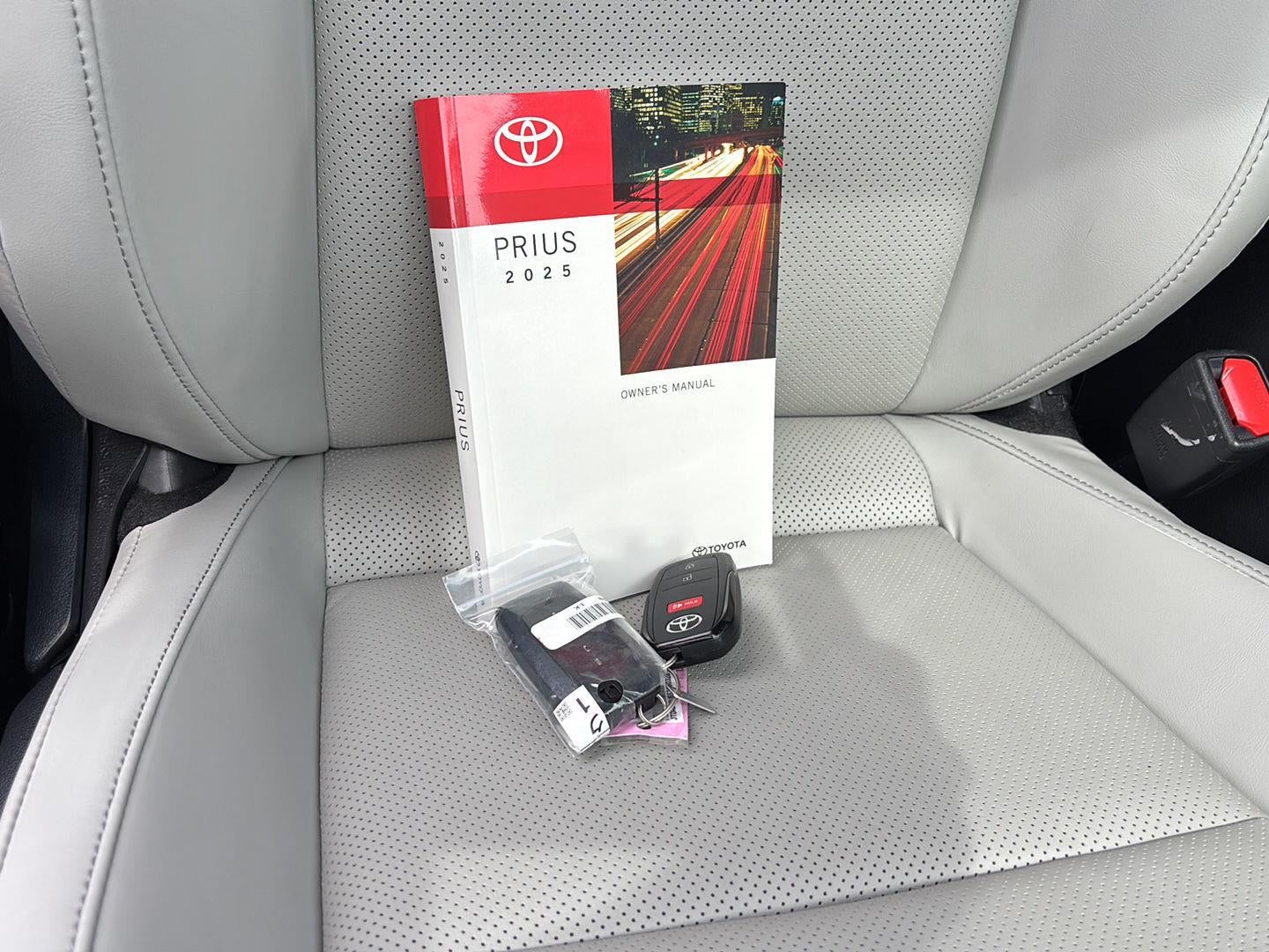 2025 Toyota Prius XLE
