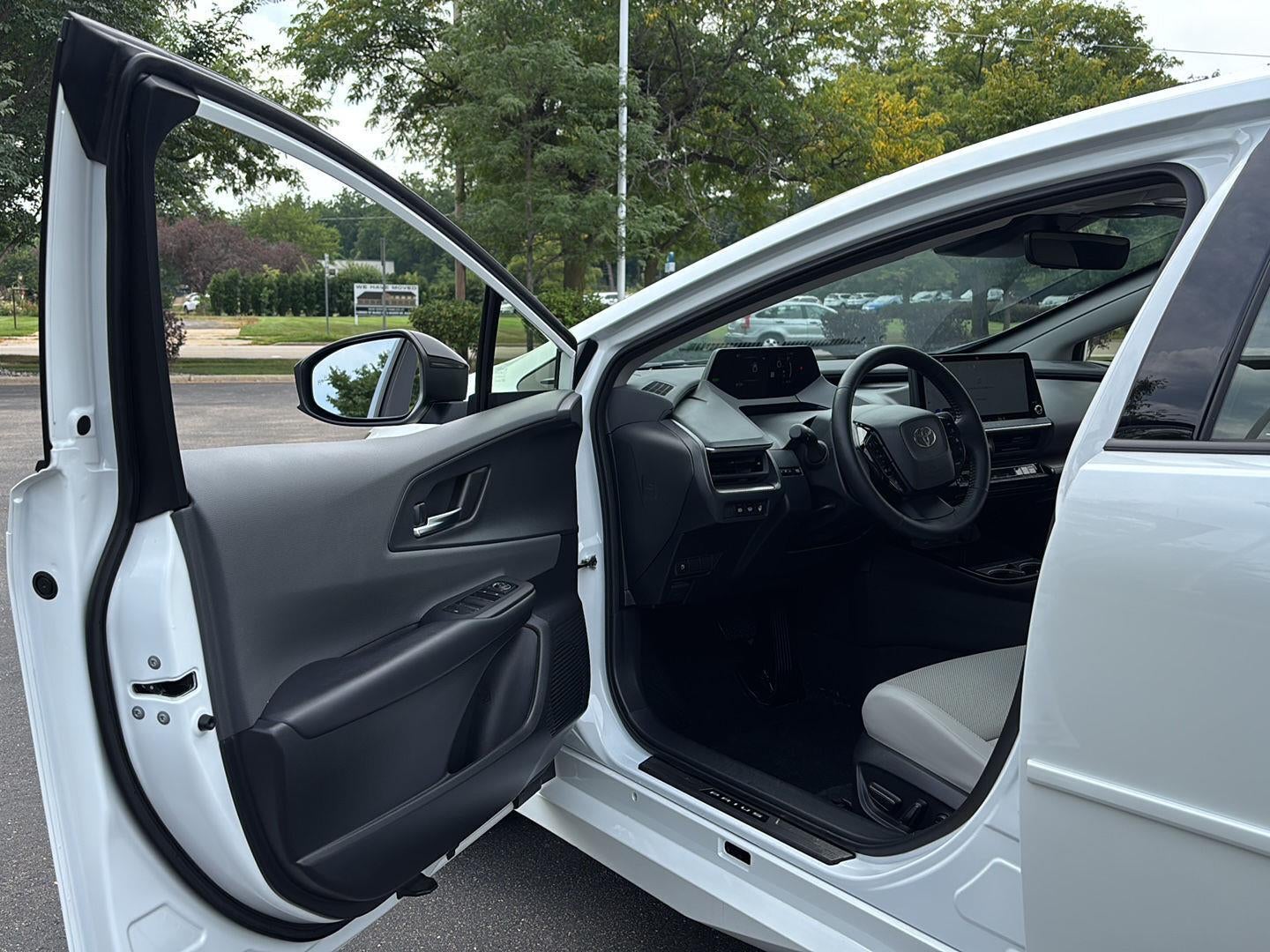 2025 Toyota Prius XLE