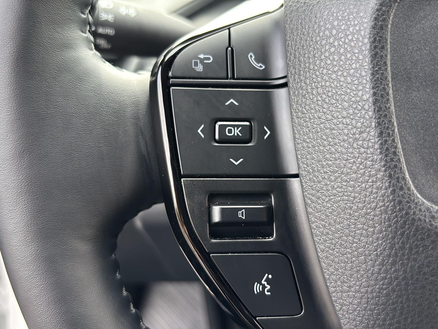 2025 Toyota Prius XLE