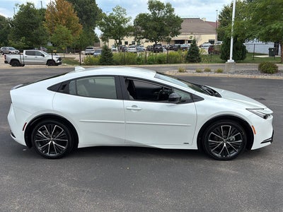 2025 Toyota Prius XLE