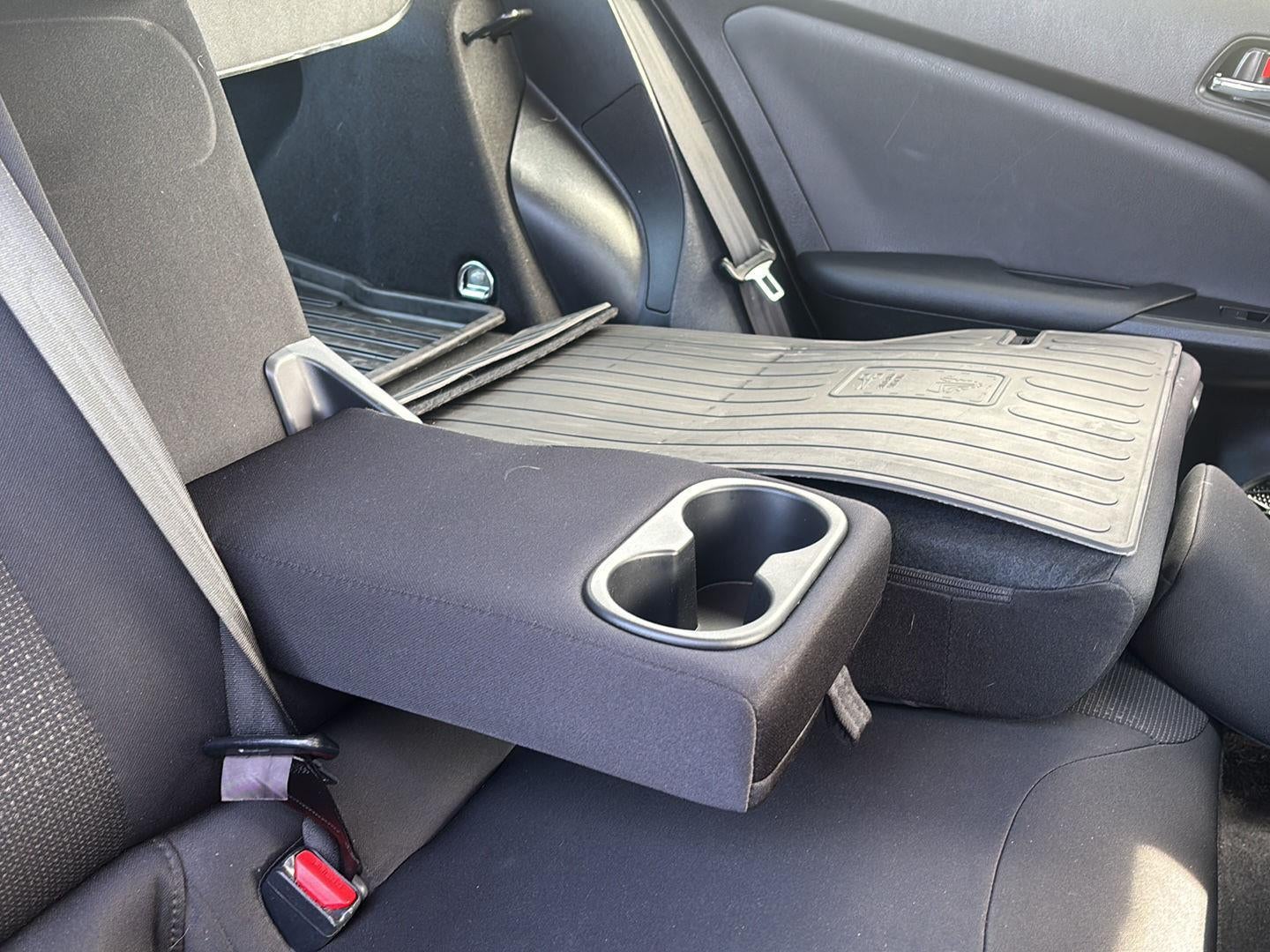 2022 Toyota Prius LE