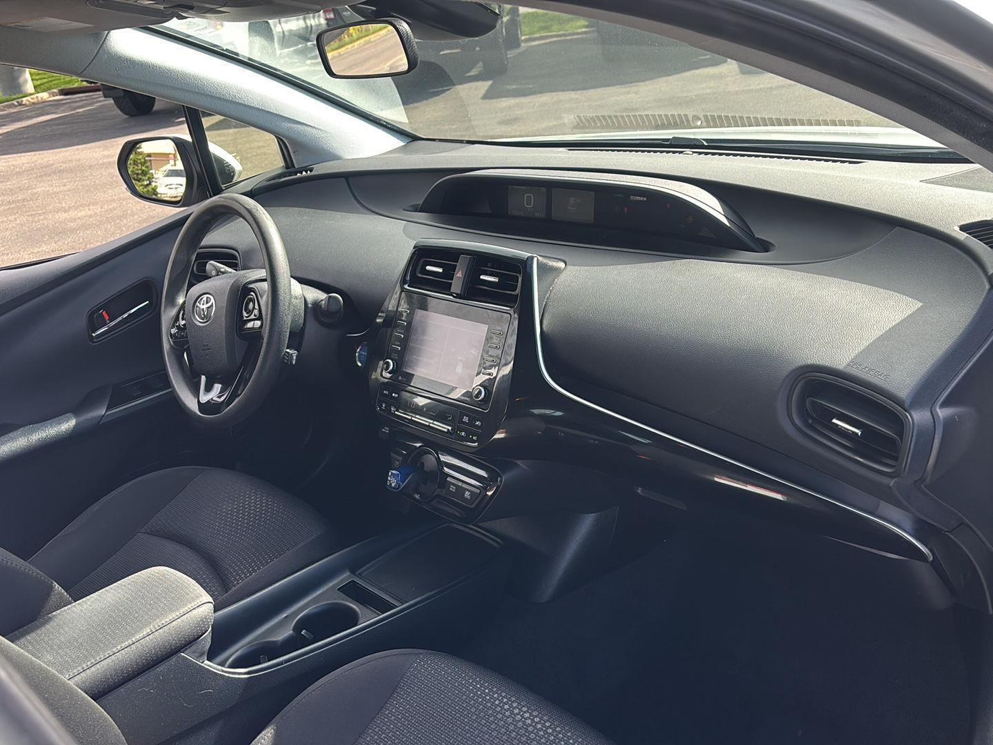 2022 Toyota Prius LE