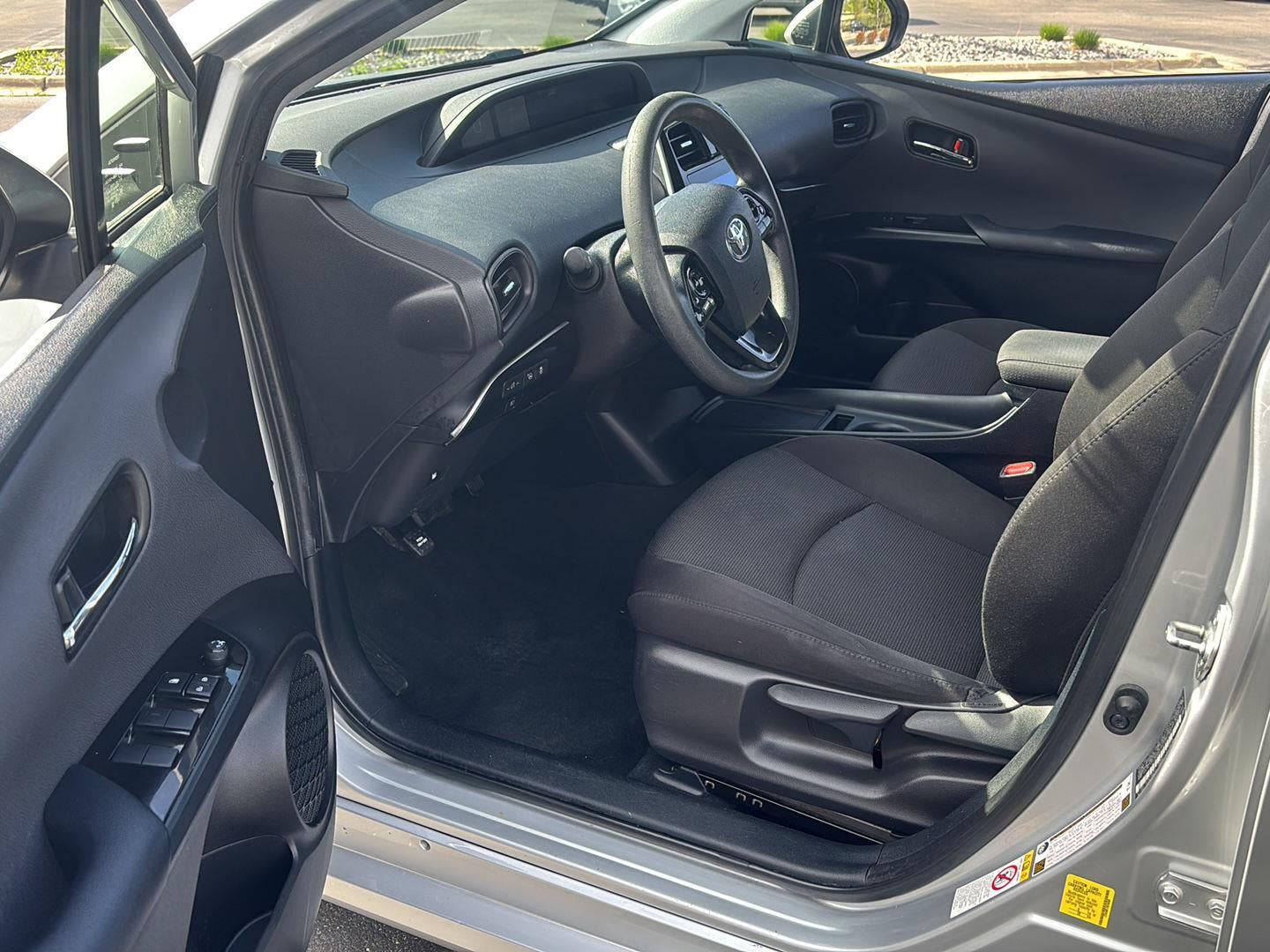 2022 Toyota Prius LE