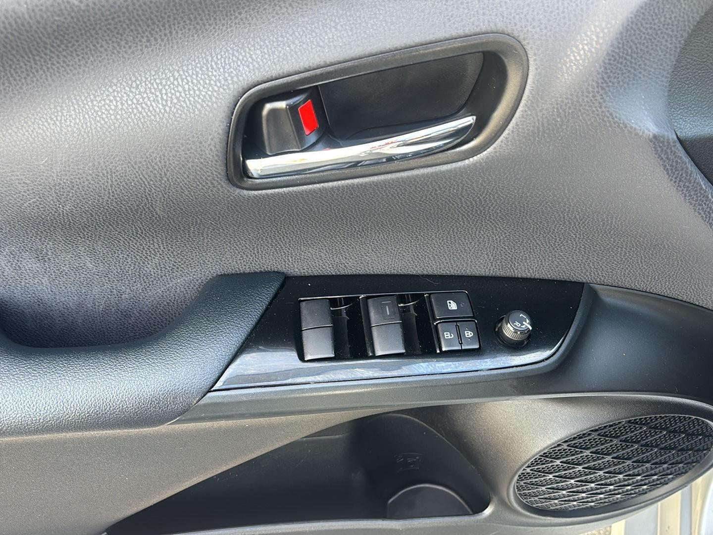 2022 Toyota Prius LE