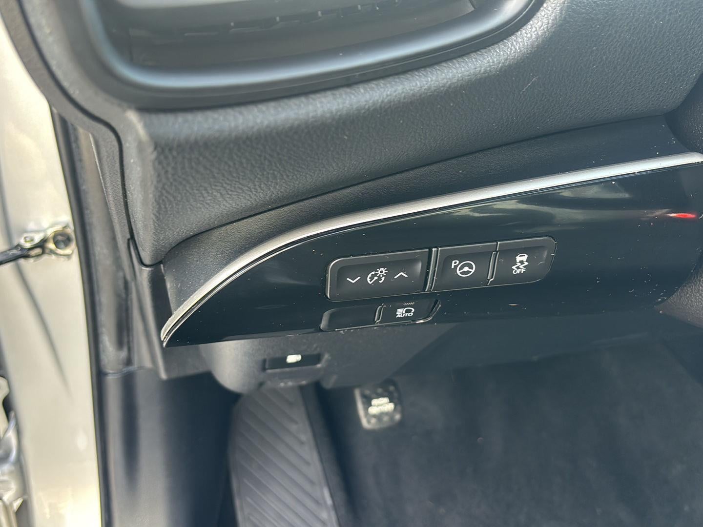2022 Toyota Prius LE