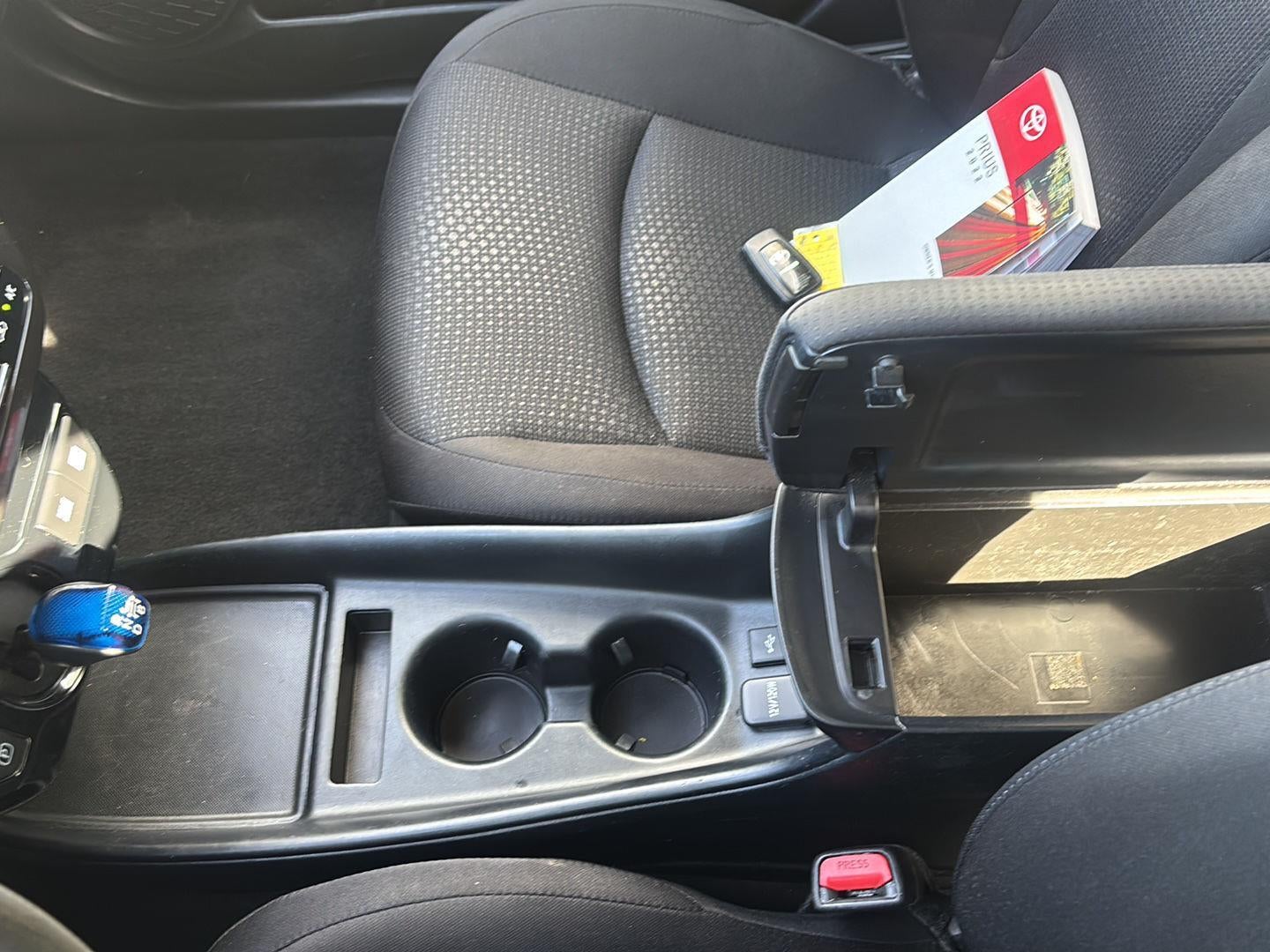 2022 Toyota Prius LE