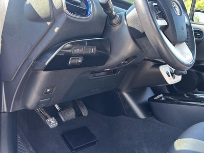 2016 Toyota Prius Three Touring
