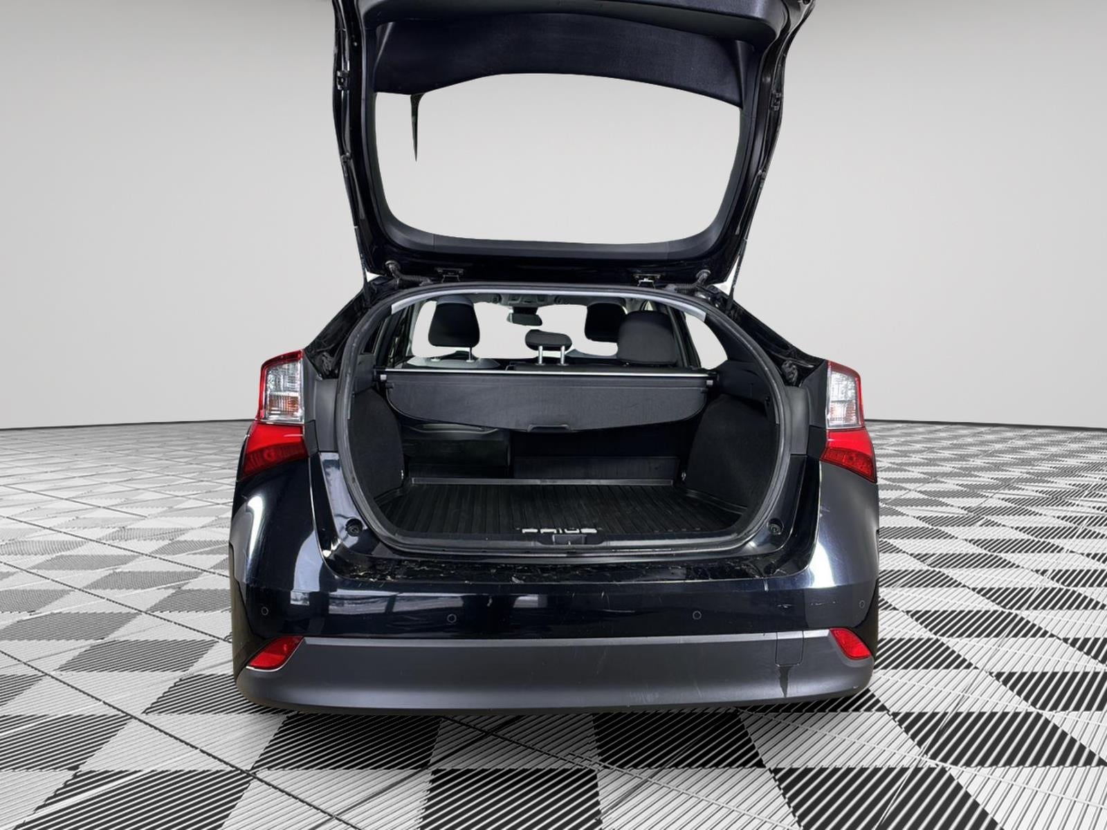 2019 Toyota Prius LE