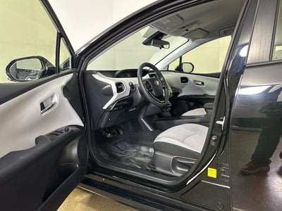 2019 Toyota Prius LE