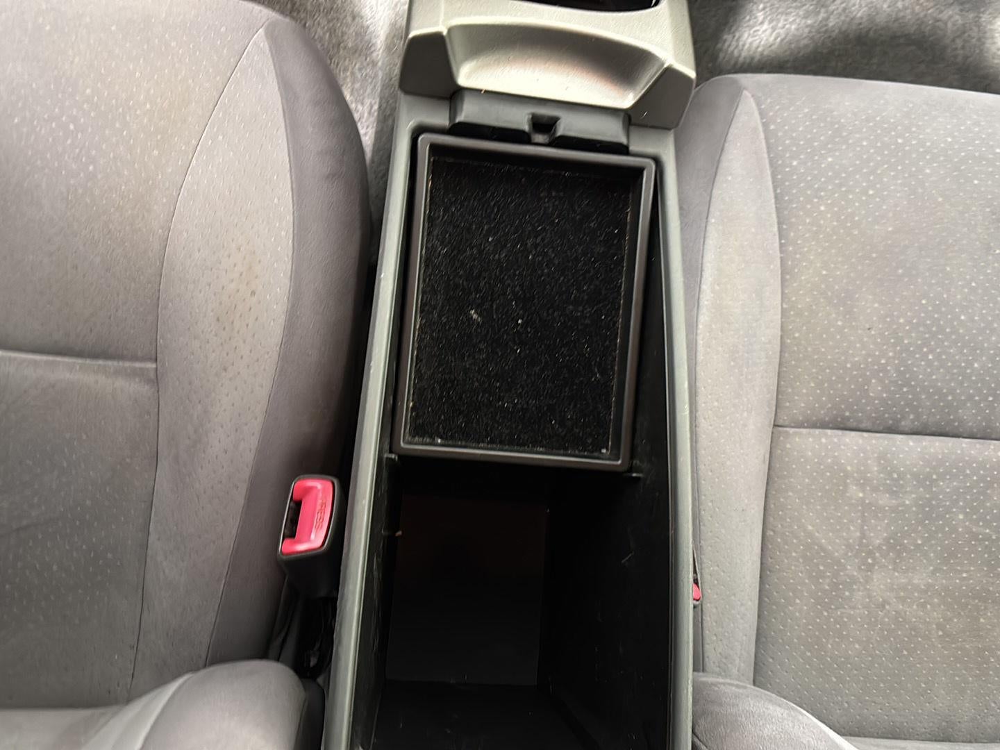 2004 Toyota Prius 5dr HB (Natl)