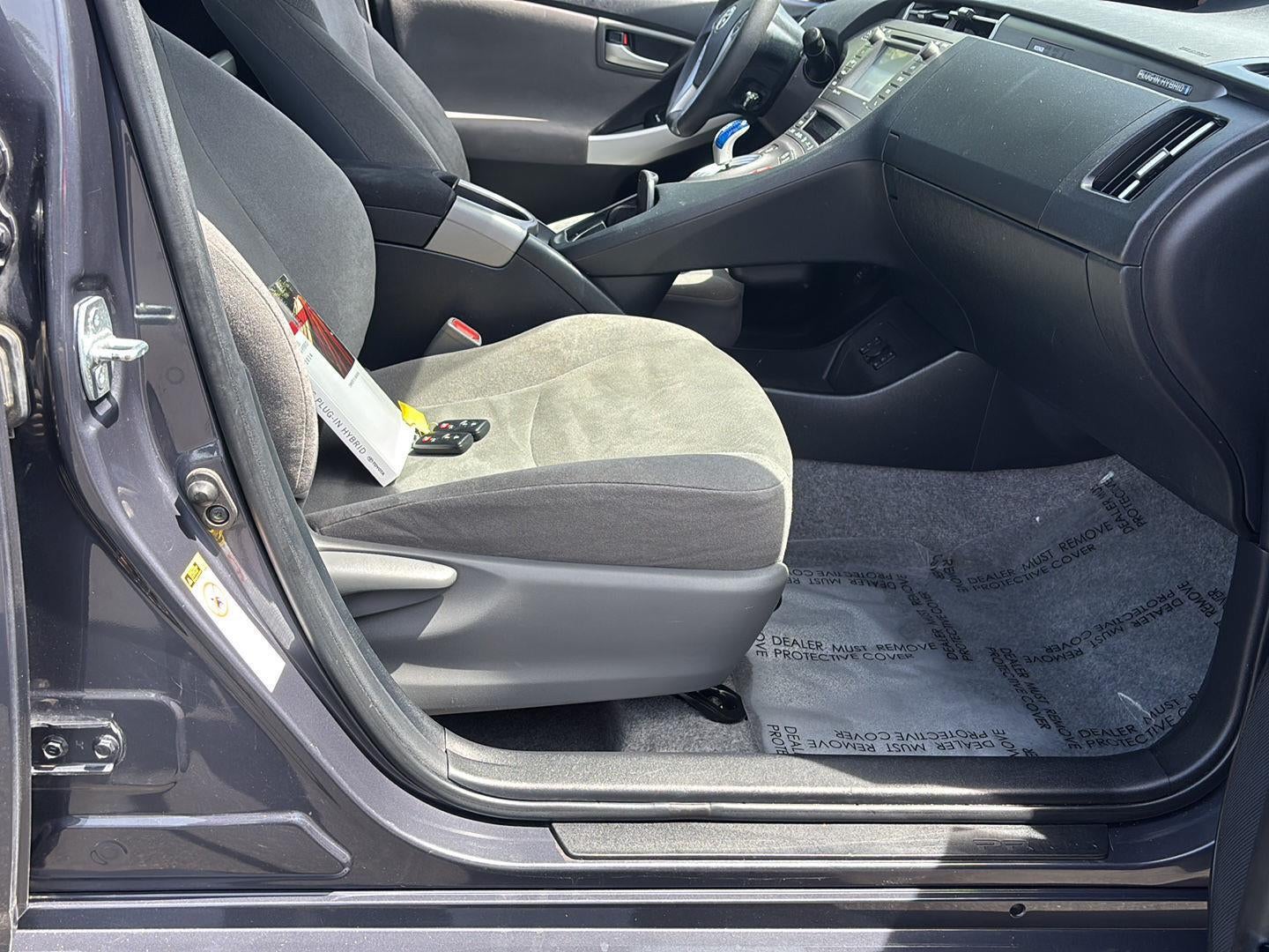 2014 Toyota Prius Plug-in Hybrid Base