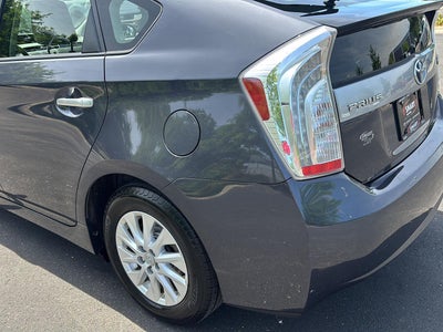2014 Toyota Prius Plug-in Hybrid Base
