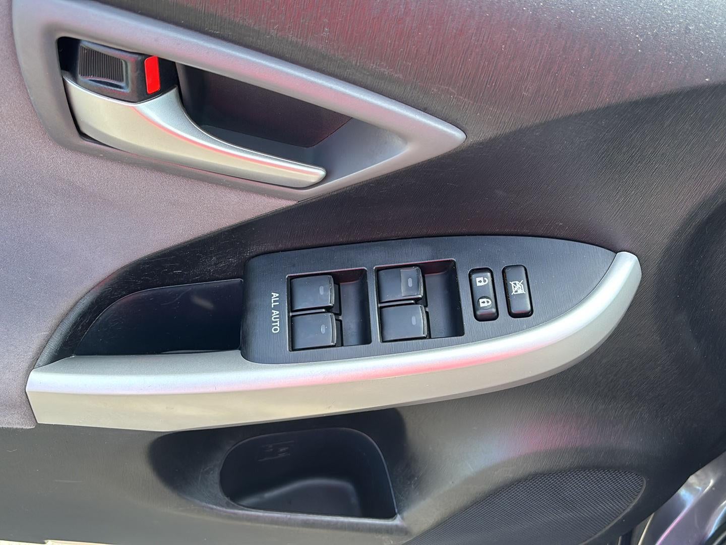 2014 Toyota Prius Plug-in Hybrid Base