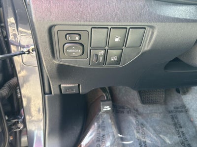 2014 Toyota Prius Plug-in Hybrid Base