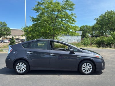 2014 Toyota Prius Plug-in Hybrid Base
