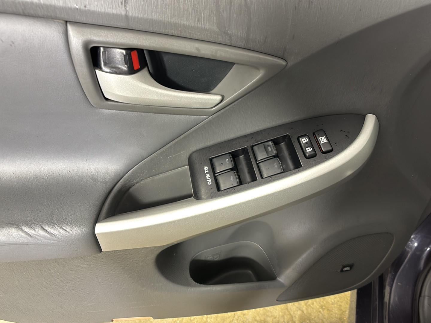 2010 Toyota PRIUS BASE