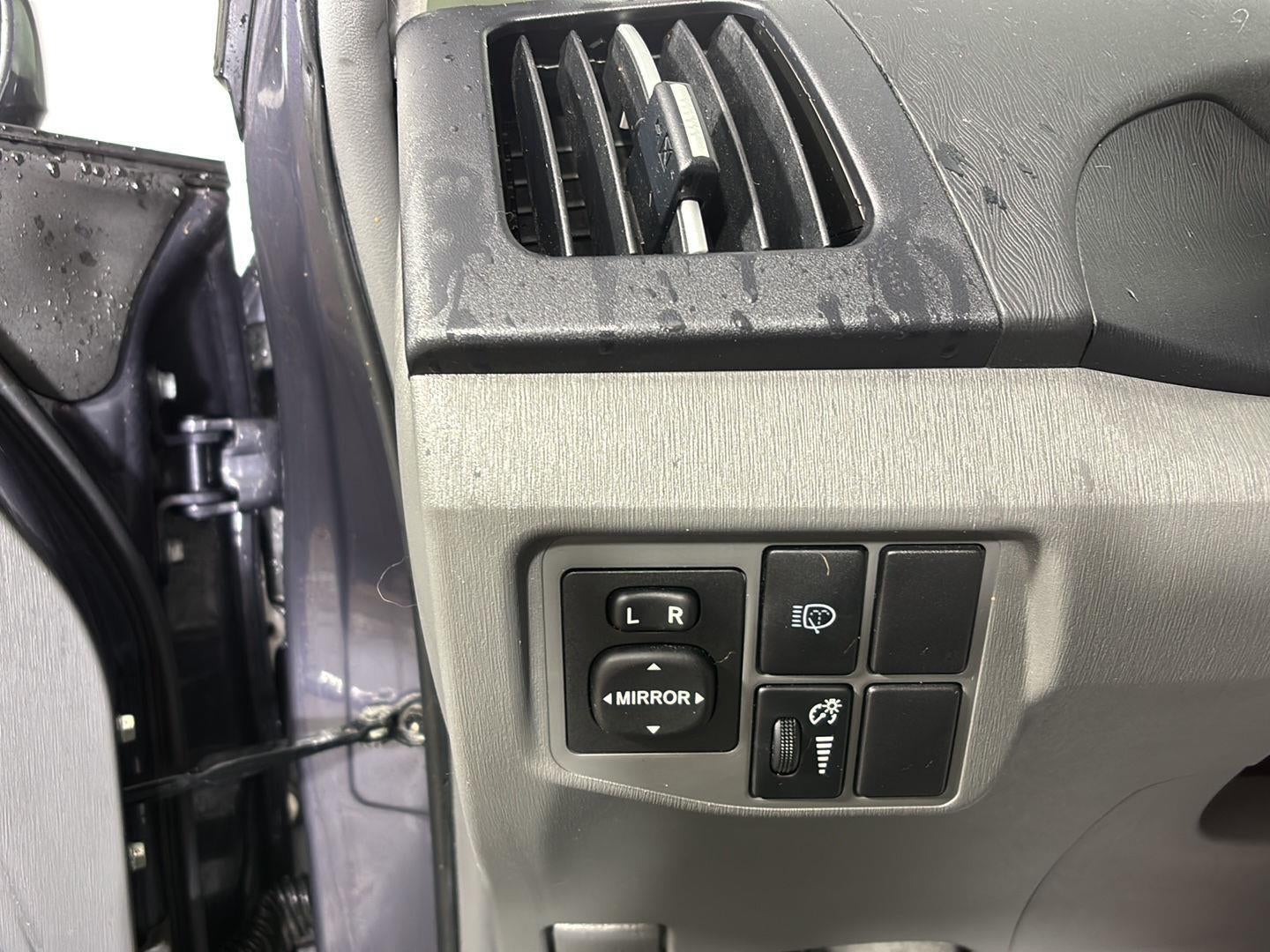 2010 Toyota Prius IV