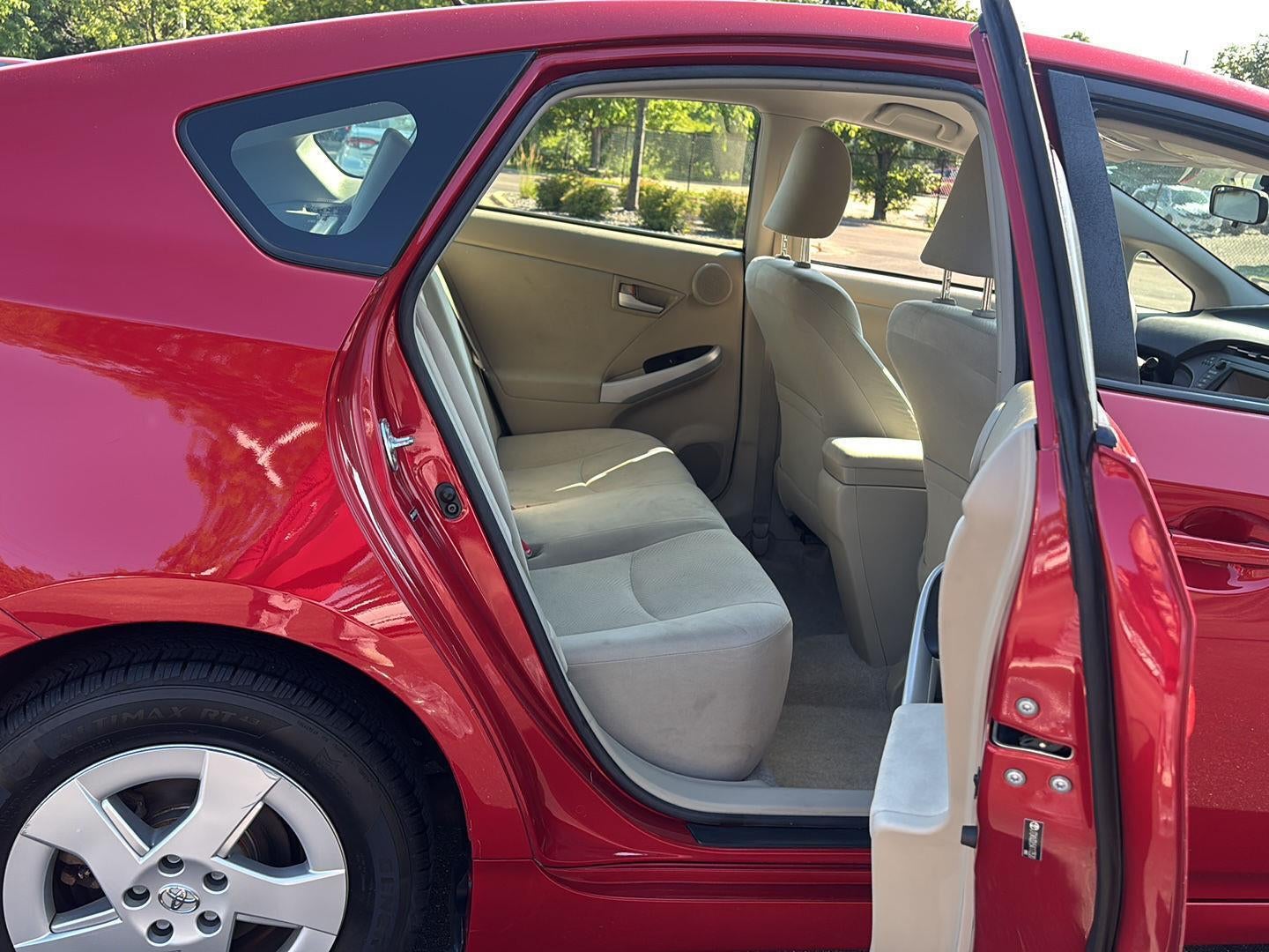 2010 Toyota Prius III