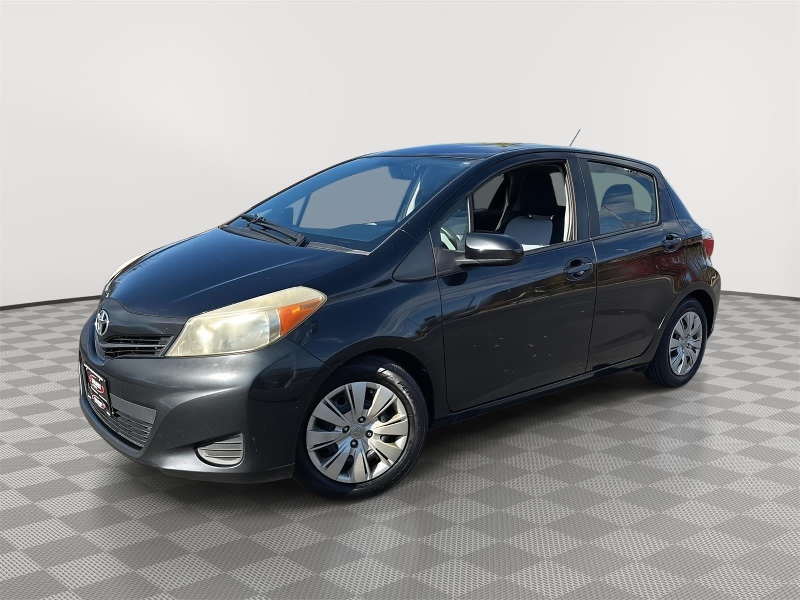2012 Toyota Yaris 5-Door LE