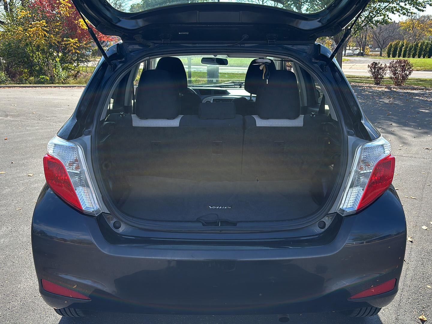 2012 Toyota Yaris 5-Door LE