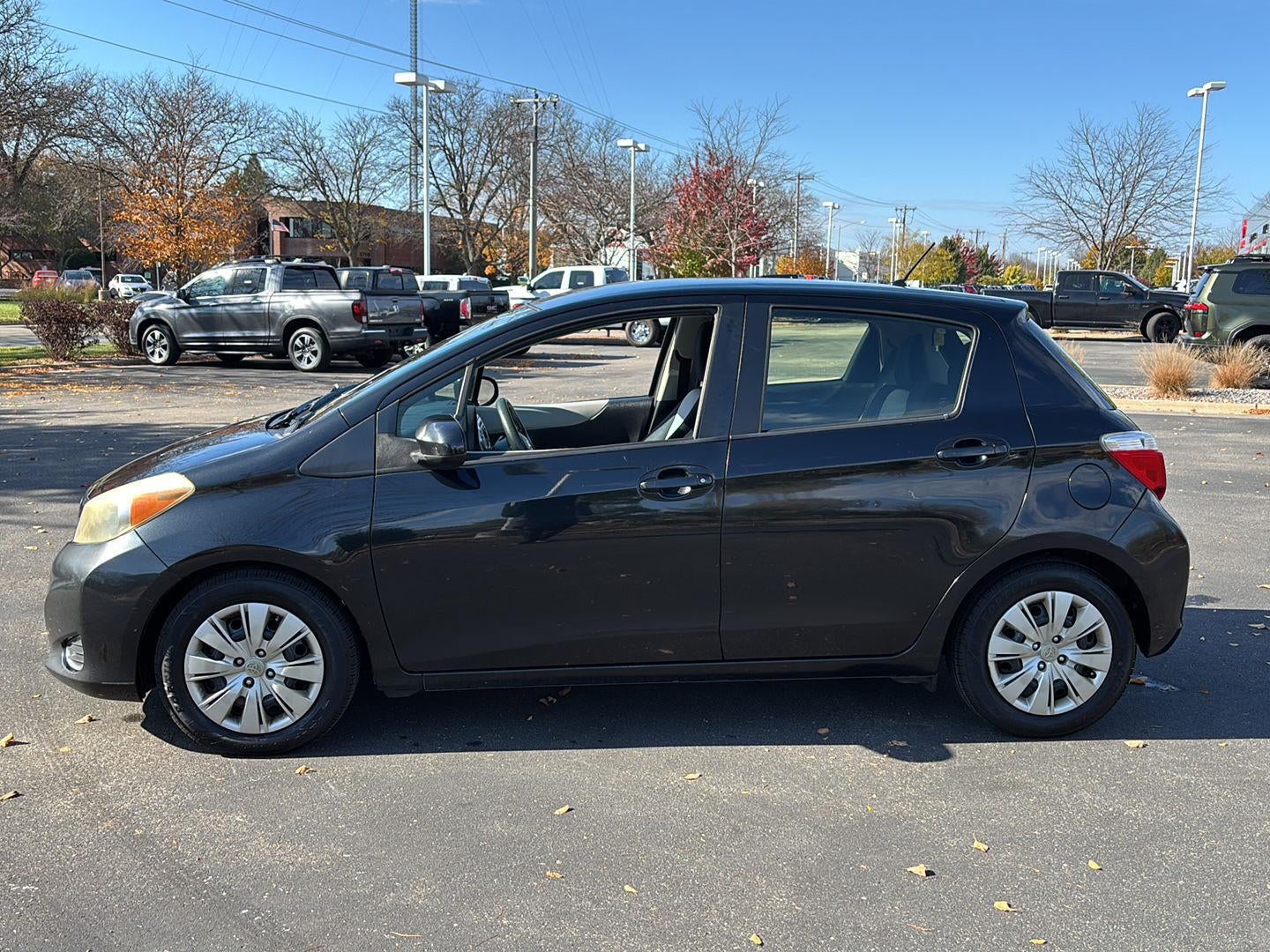 2012 Toyota Yaris 5-Door LE