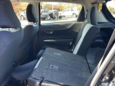 2012 Toyota Yaris 5-Door LE