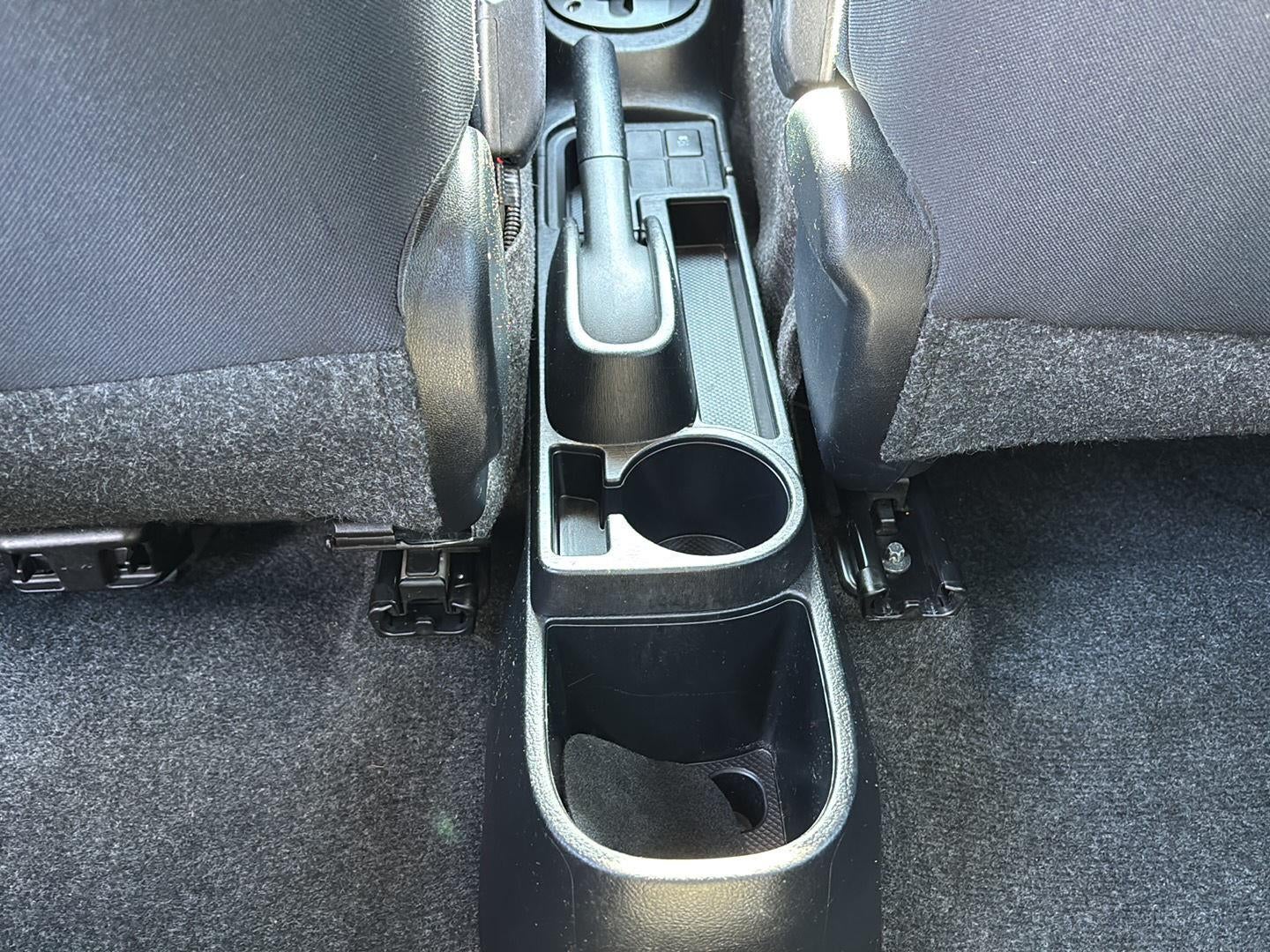 2012 Toyota Yaris 5-Door LE