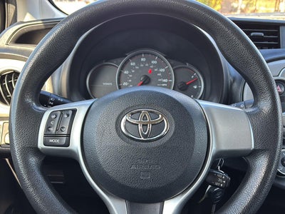 2012 Toyota Yaris 5-Door LE