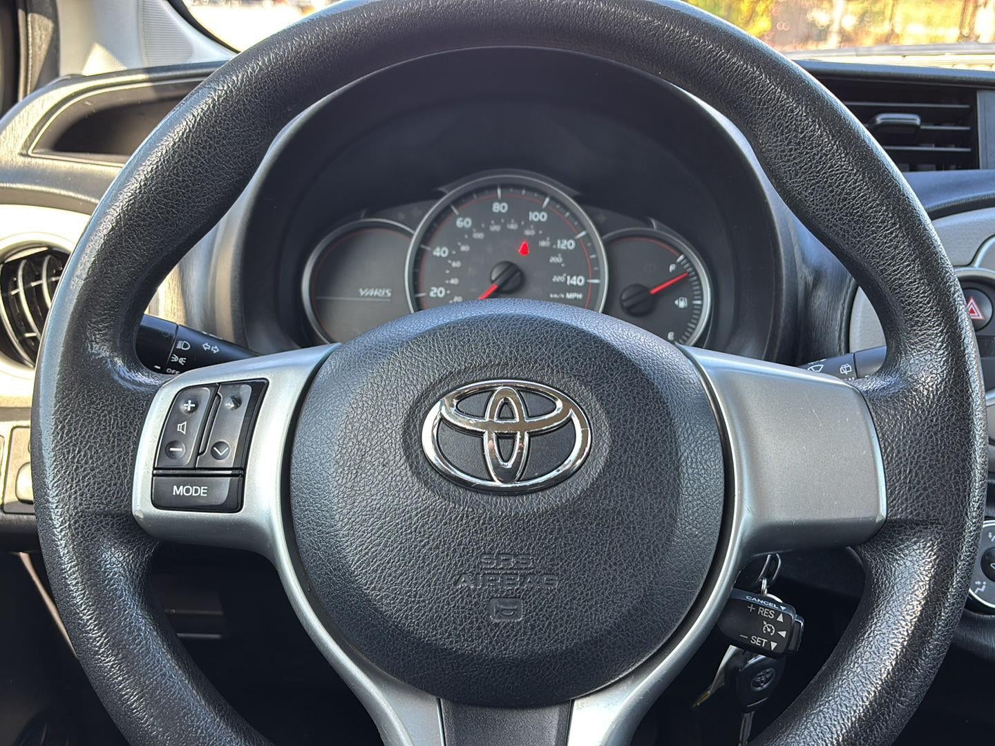 2012 Toyota Yaris 5-Door LE