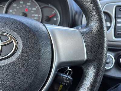 2012 Toyota Yaris 5-Door LE