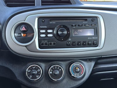 2012 Toyota Yaris 5-Door LE