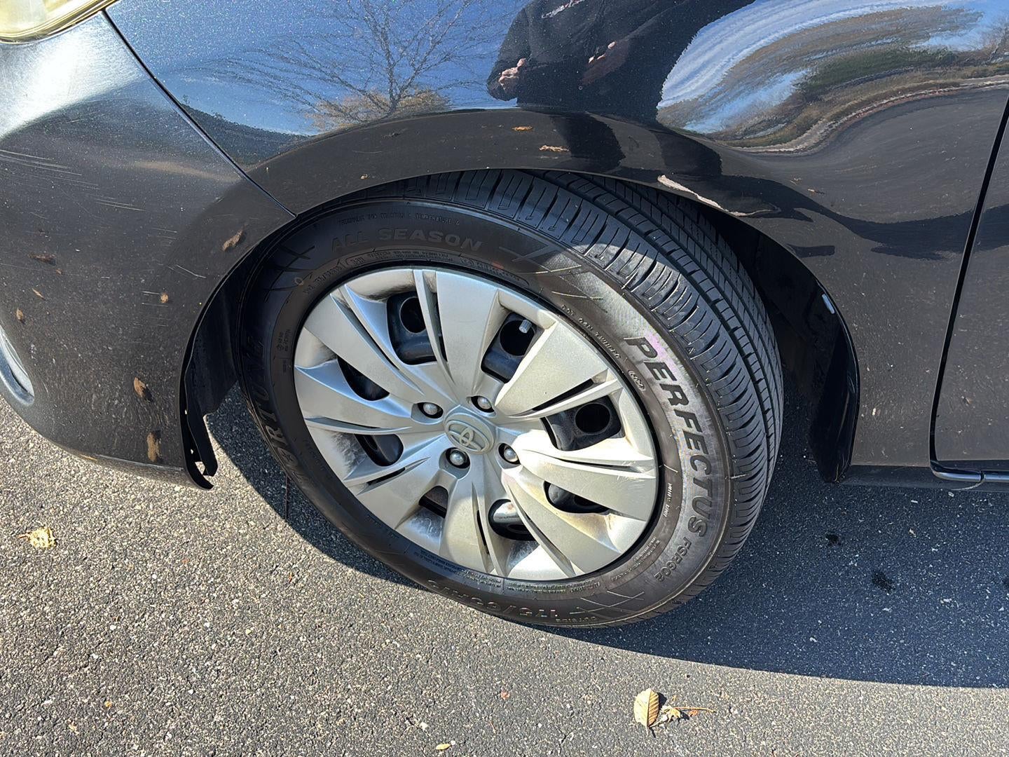 2012 Toyota Yaris 5-Door LE
