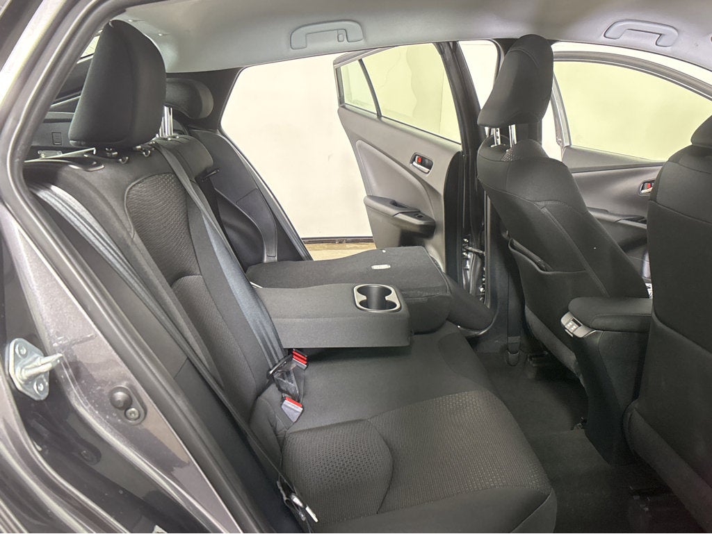 2021 Toyota Prius LE