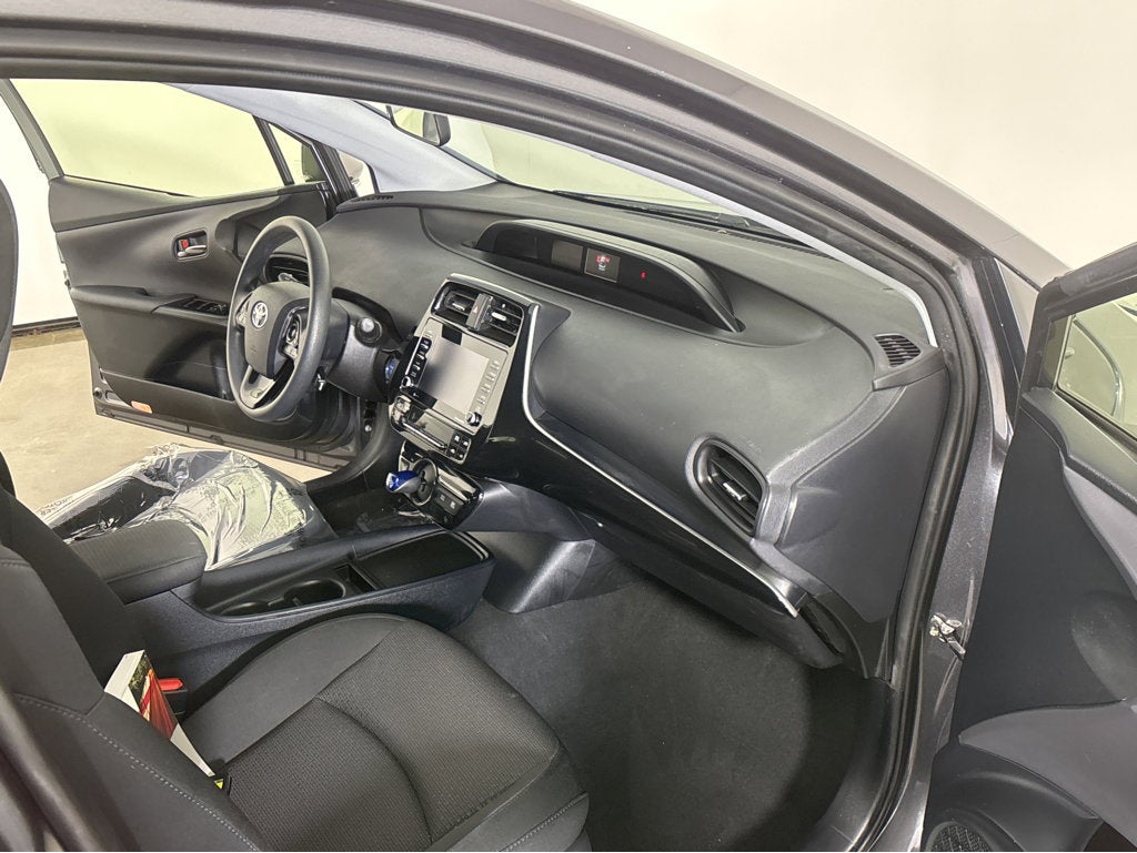 2021 Toyota Prius LE