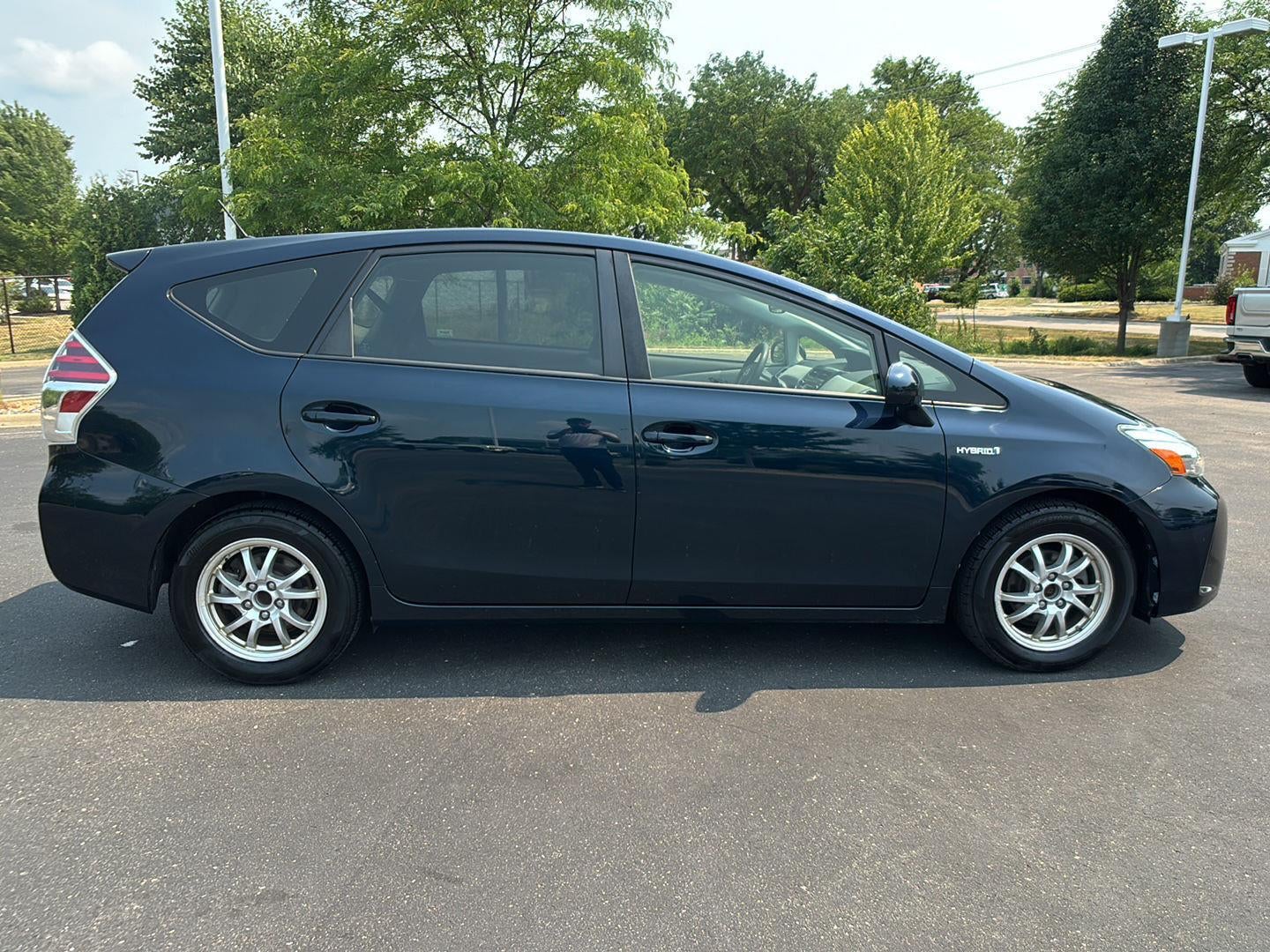 2017 Toyota Prius v Two