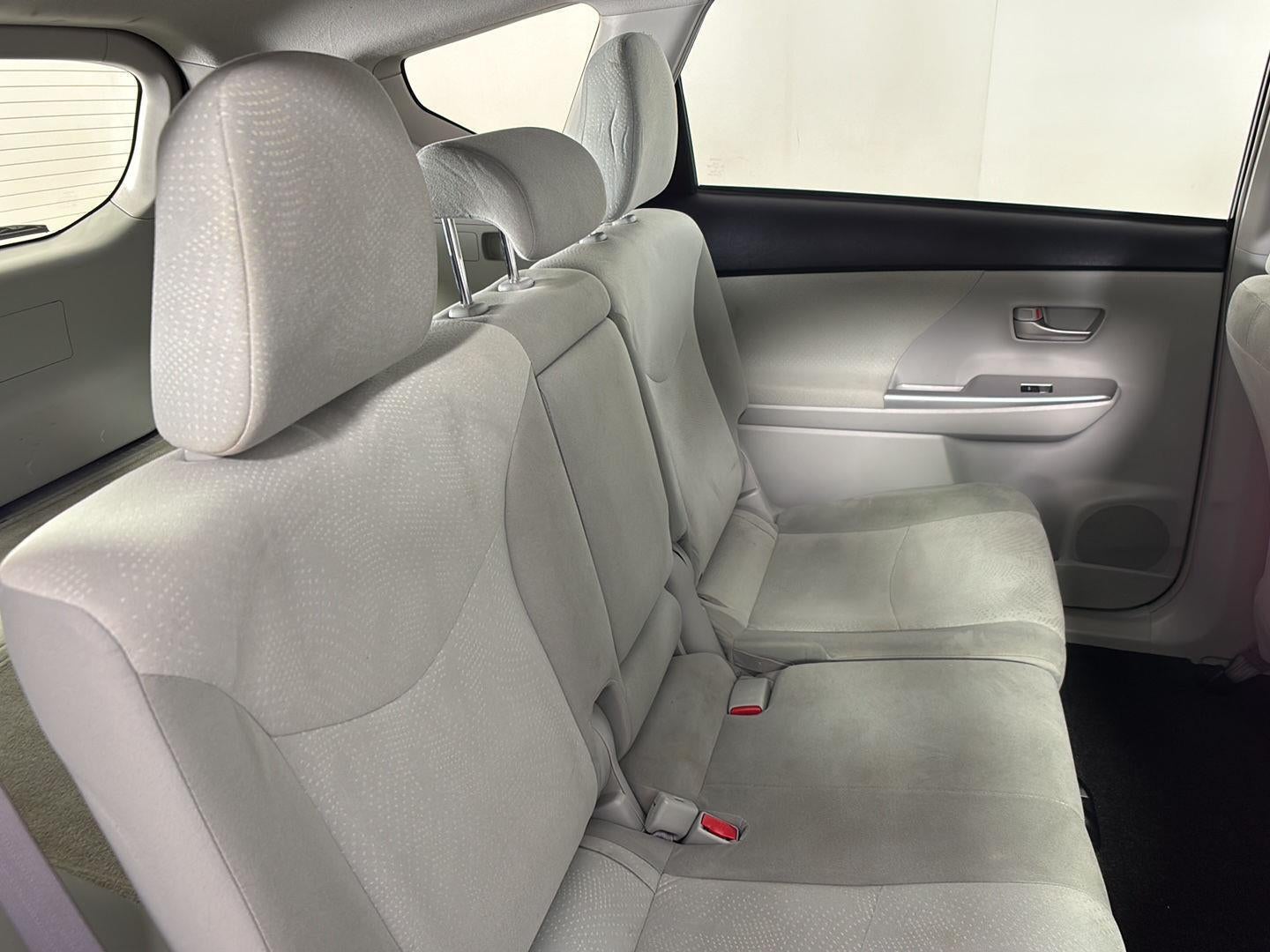 2014 Toyota Prius v Three