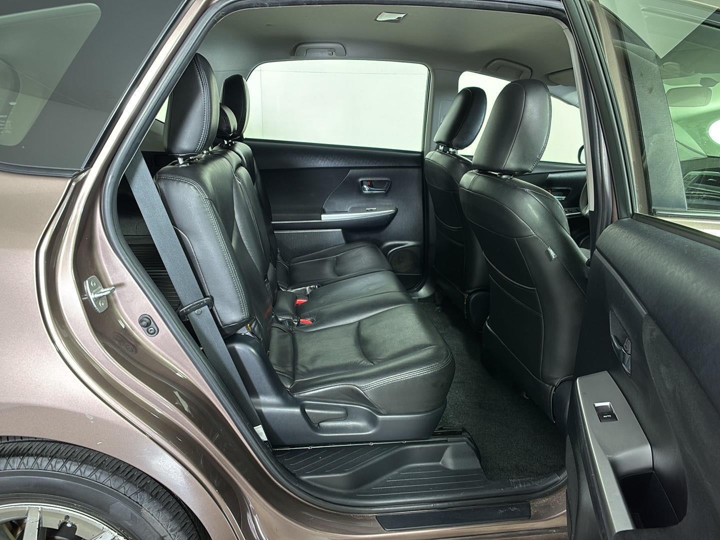 2016 Toyota Prius v Three