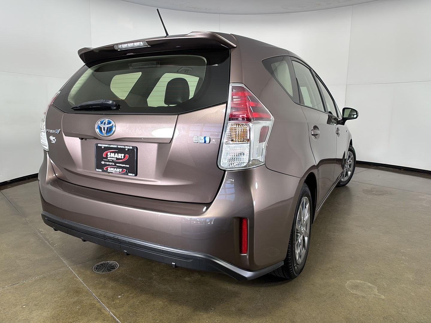 2016 Toyota Prius v Three