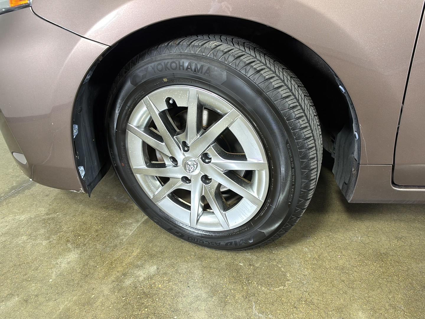 2016 Toyota Prius v Three