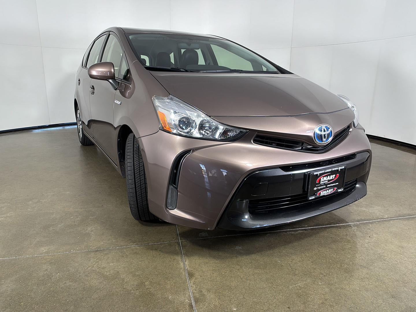 2016 Toyota Prius v Three