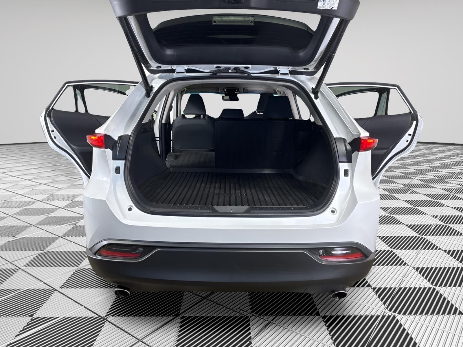 2023 Toyota Venza LE