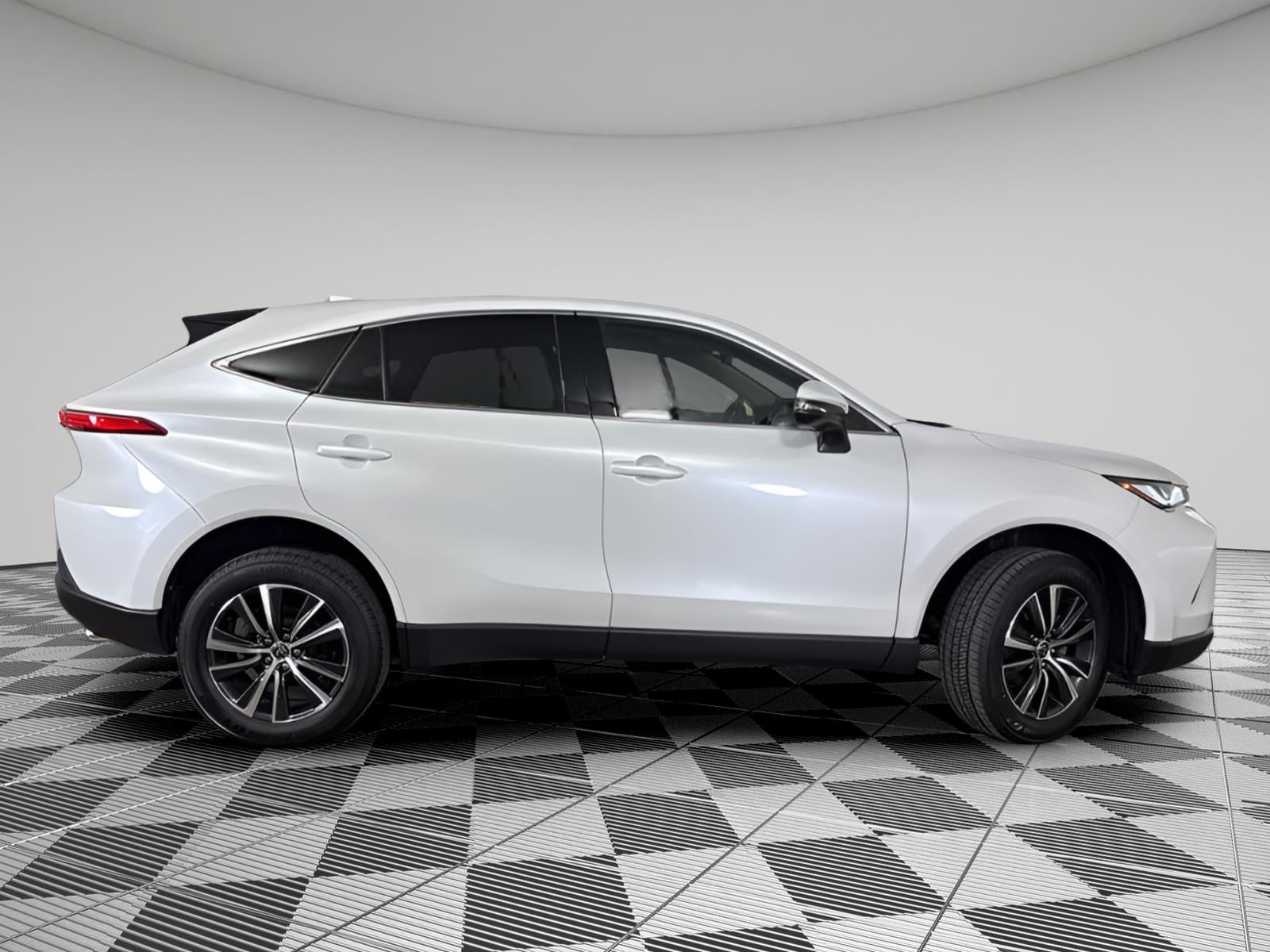 2023 Toyota Venza LE