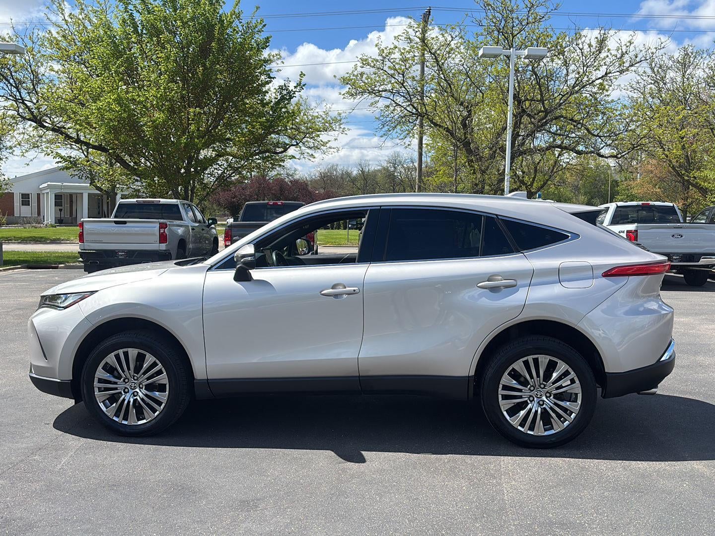 2022 Toyota Venza XLE