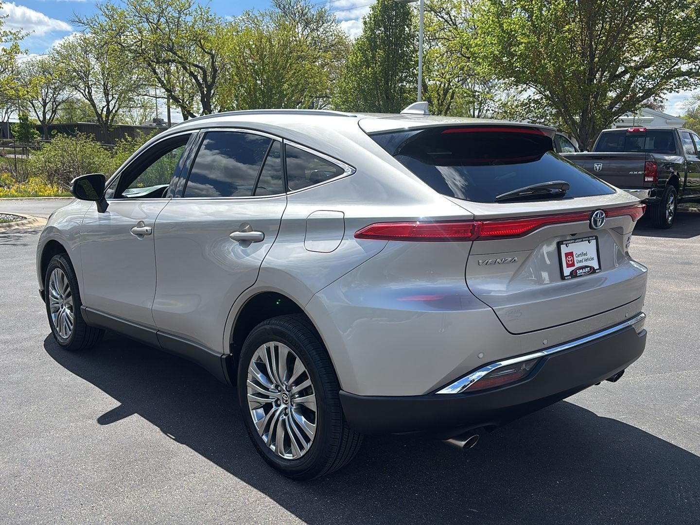 2022 Toyota Venza XLE