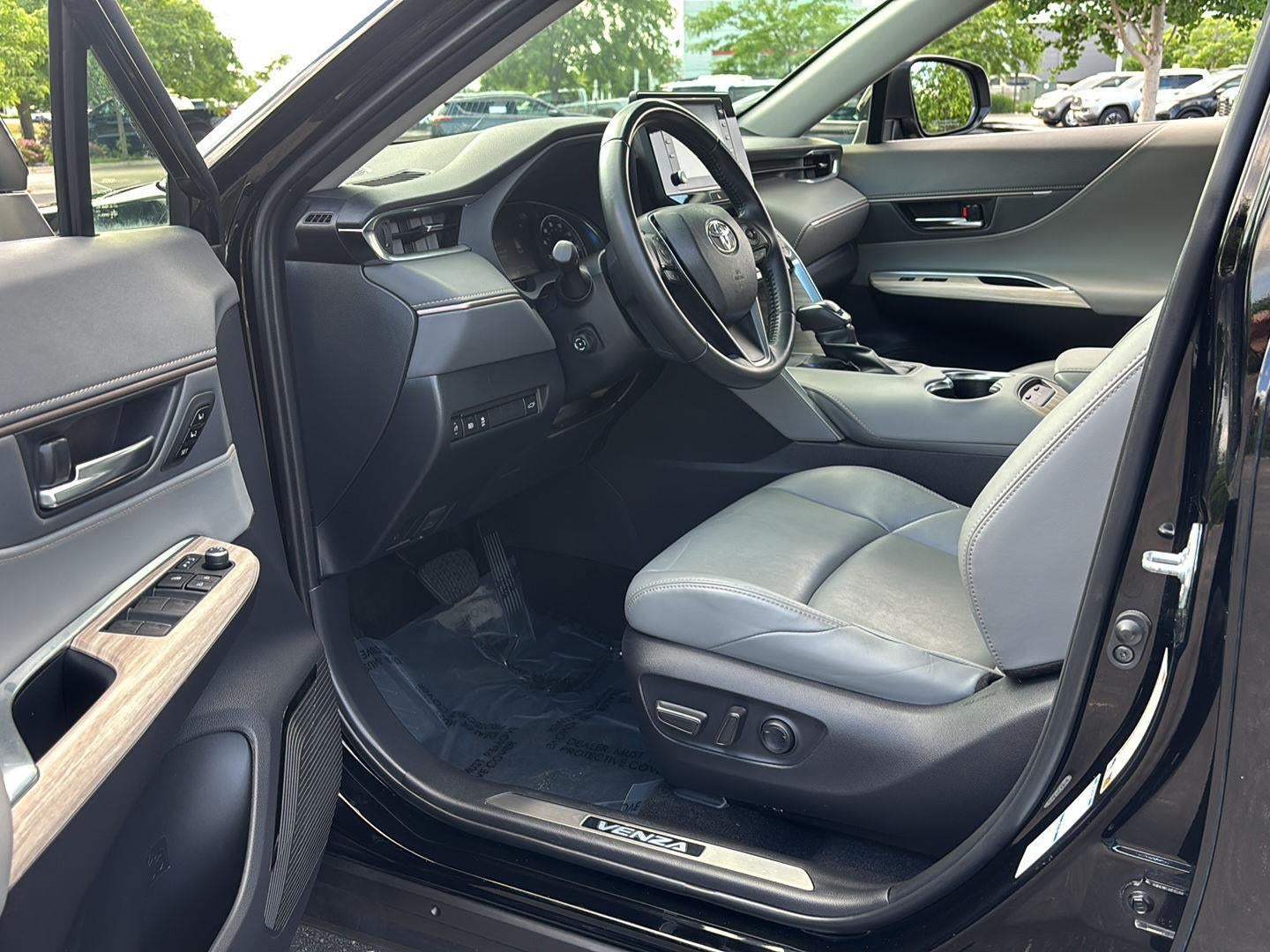 2022 Toyota Venza XLE
