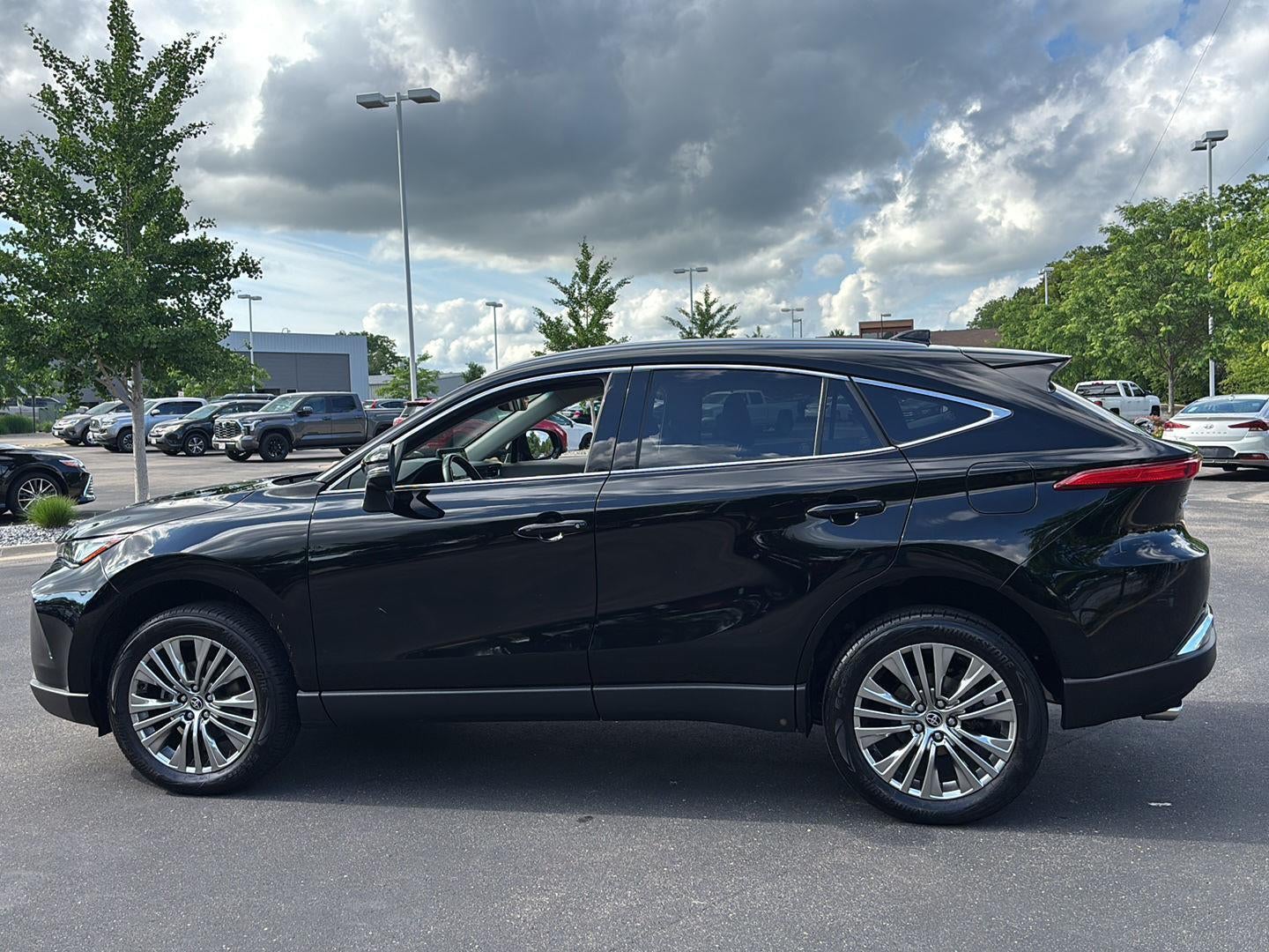 2022 Toyota Venza XLE