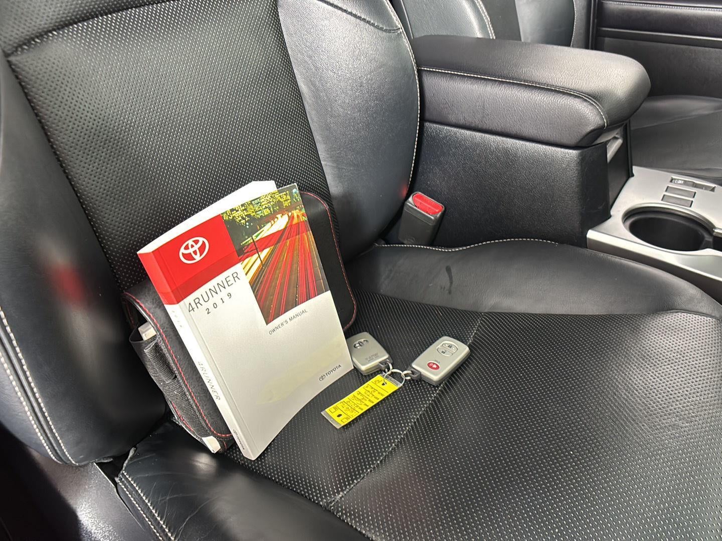 2019 Toyota 4 RUNNER Base